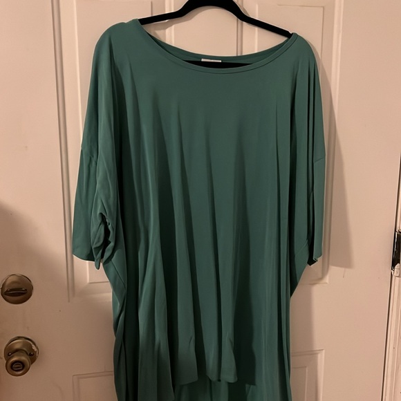 Lula Roe Tops - Picture 3 of 16